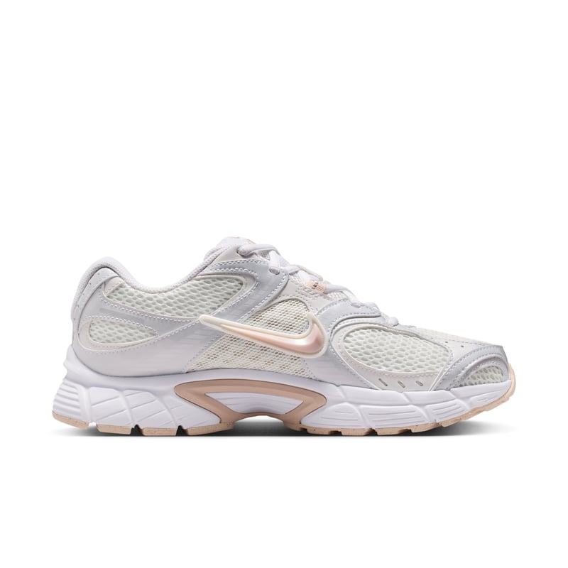 Sneakersy Nike V5 RNR "Summit White & Silt Red" | Kobiety | Sportstyle | 03 | SPORTSHOWROOM