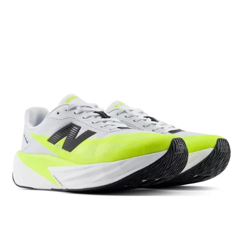 Tekaški copati New Balance FuelCell Rebel v5 "Silver Metallic & Black" | Moški | Tek | 02 | SPORTSHOWROOM