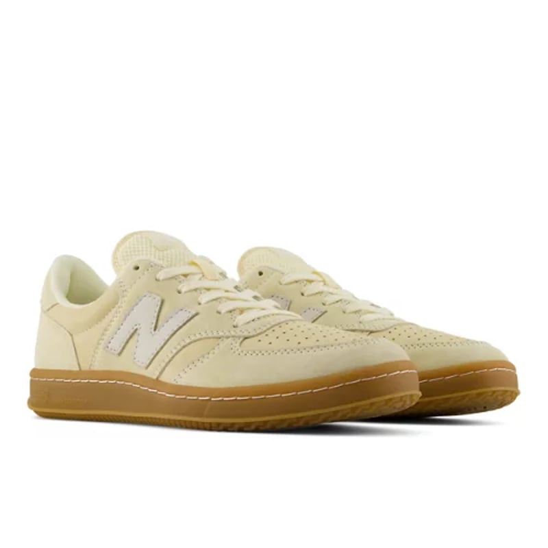 Sneakersy New Balance T500 "Calcium & White" | Kobiety & Mezczyzni | Sportstyle | 02 | SPORTSHOWROOM