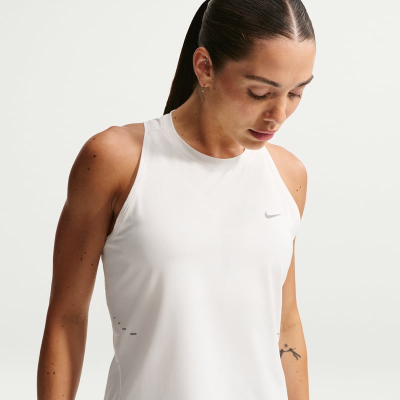 Nike Swift Dri-FIT HQ0620-133 01