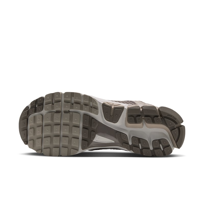 Sneakersy Nike Zoom Vomero 5 "Vast Grey & Enigma Stone" | Kobiety | Sportstyle | 02 | SPORTSHOWROOM