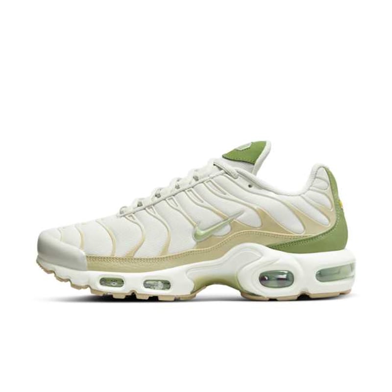 Nike Air Max Plus DX8954-001 01