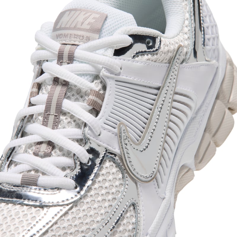 Sneakersy Nike Zoom Vomero 5 "Light Bone & Metallic Silver" | Kobiety | Sportstyle | 07 | SPORTSHOWROOM