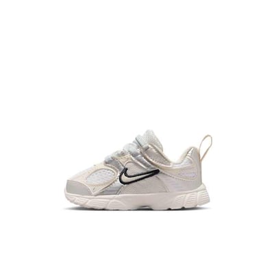 Nike V5 RNR HQ6413-102