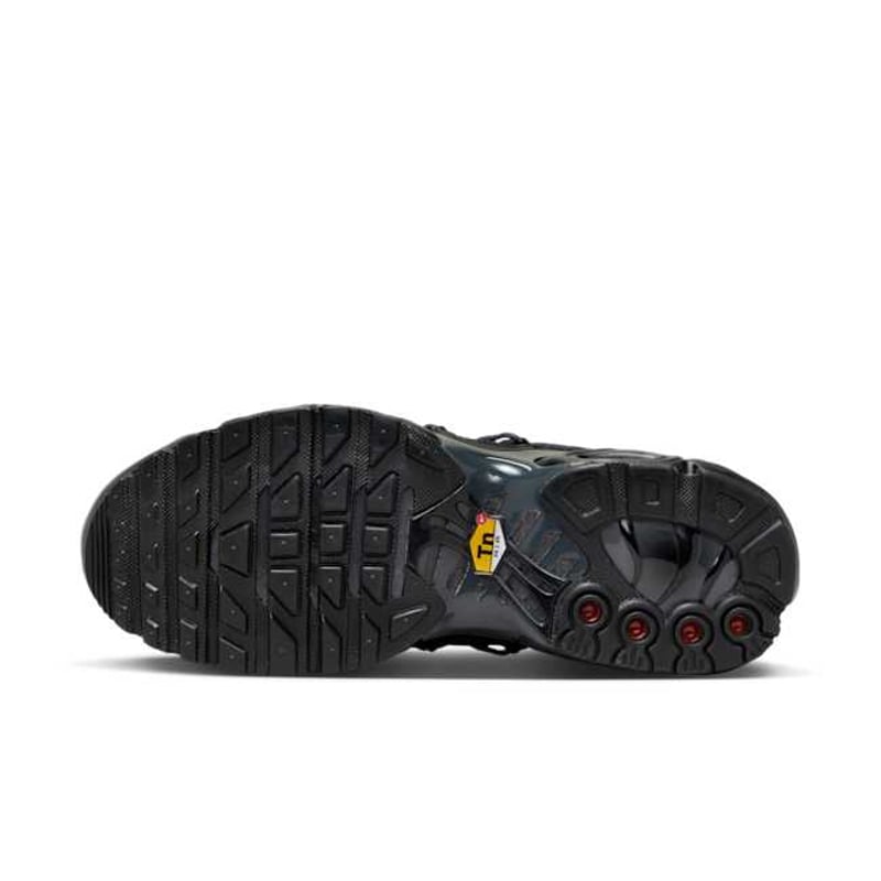 Nike Air Max Plus FZ2770-001 02