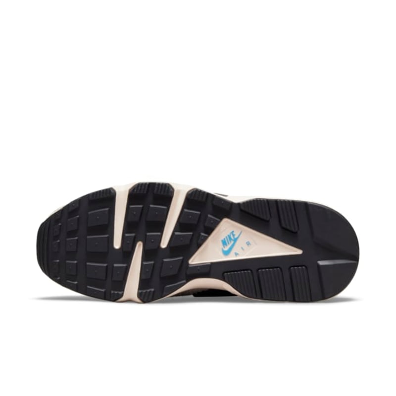 Nike Air Huarache DO7261-087 02