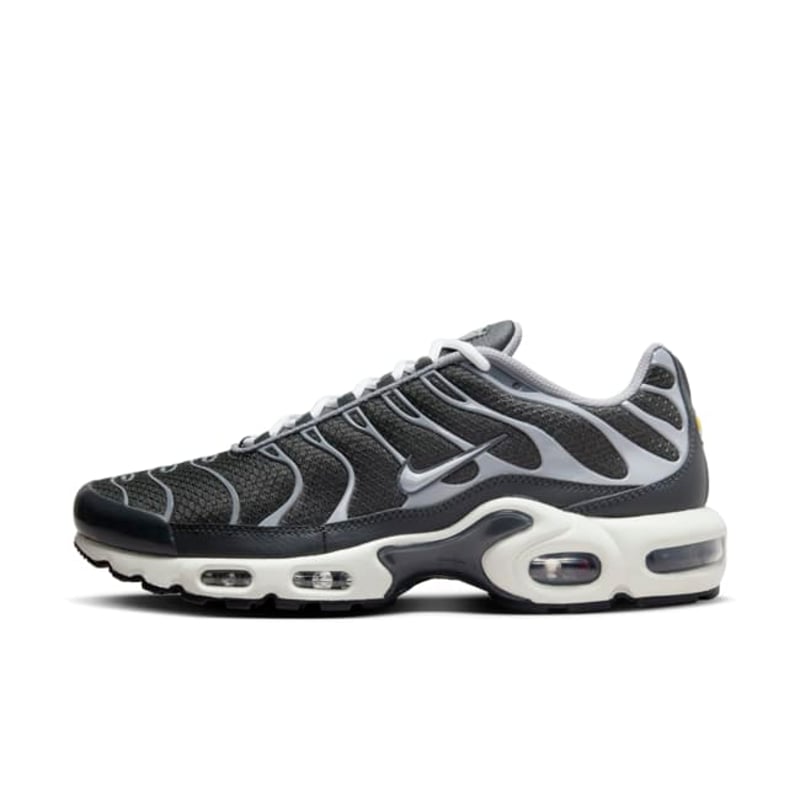 Nike Air Max Plus SE DZ2655-001 01