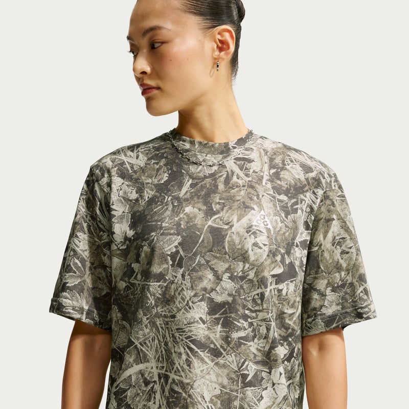 Nike ACG 'Chamo Camo' Dri-FIT Troja "Sail" | Kvinnor | Utomhus | 01 | SPORTSHOWROOM