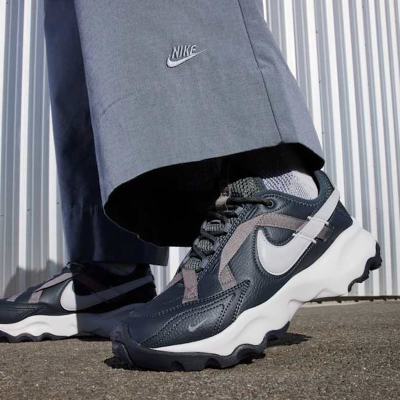 Nike TC 7900 DD9682-001 02