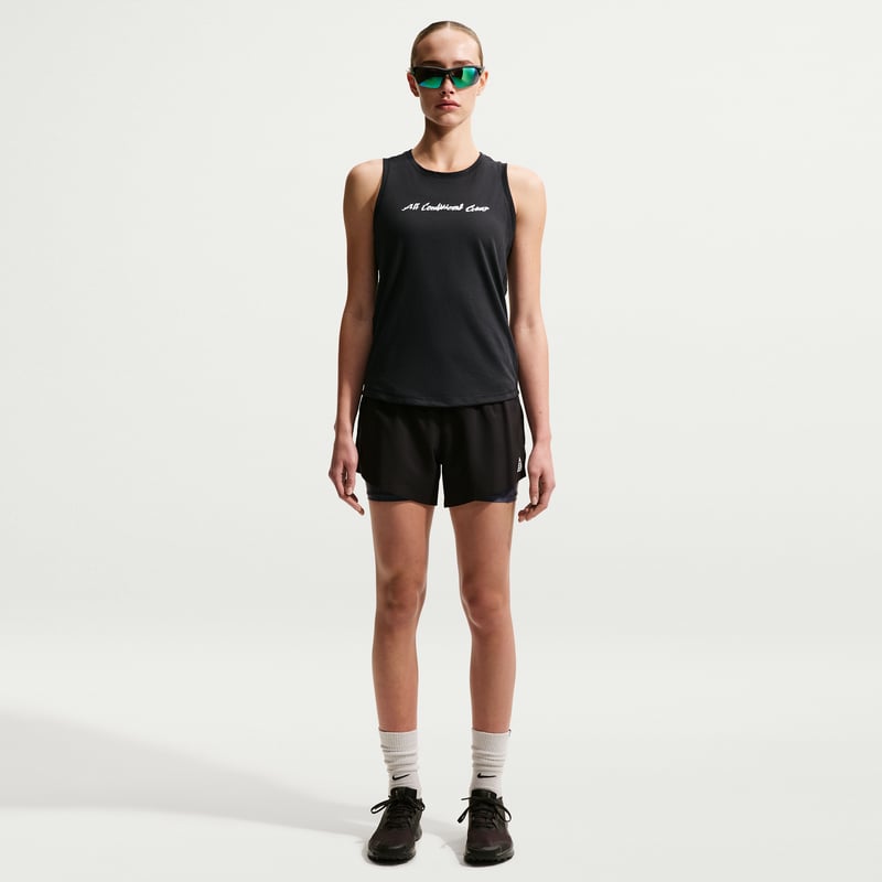 Camisola sem mangas Nike ACG "Solar Chase" Dri-FIT "Black & Summit White" | Mulher | Exterior | 04 | SPORTSHOWROOM