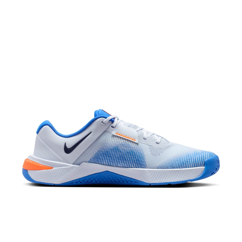 Buty treningowe Nike Metcon 10 "Football Grey & Orange Frost" | Mezczyzni | Trening | 03 | SPORTSHOWROOM
