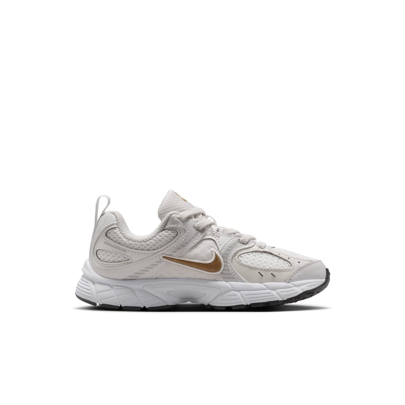 Nike V5 RNR HQ6412-104 03