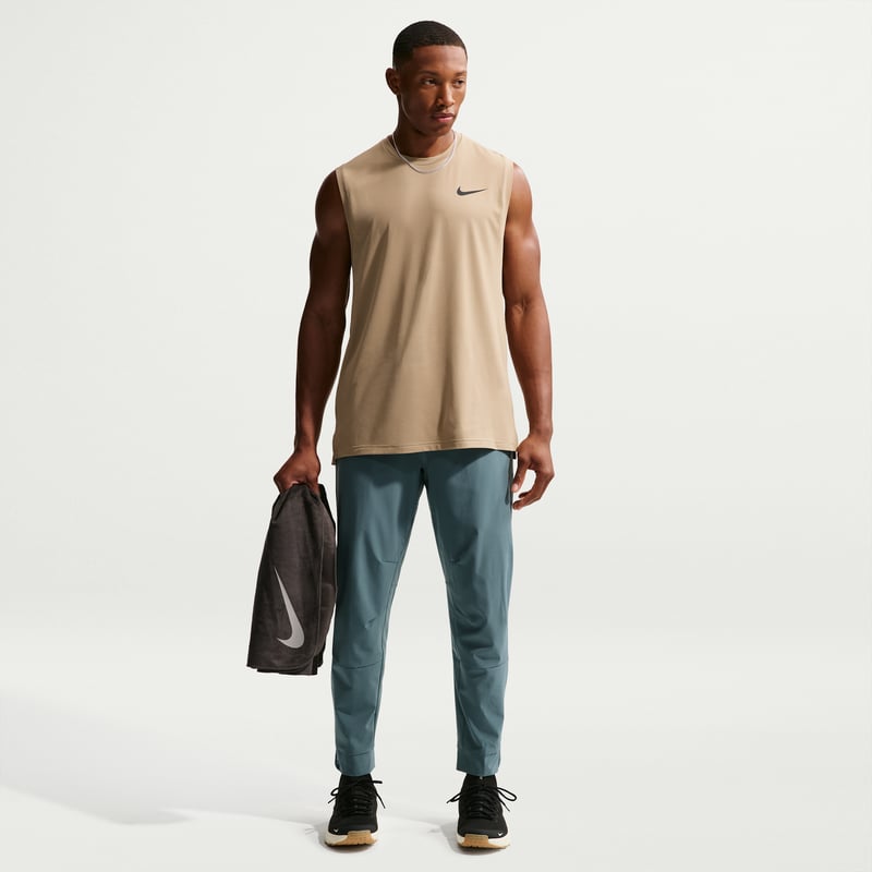 Nike Unlimited Dri-FIT Zip Cuff FB7548-382 01
