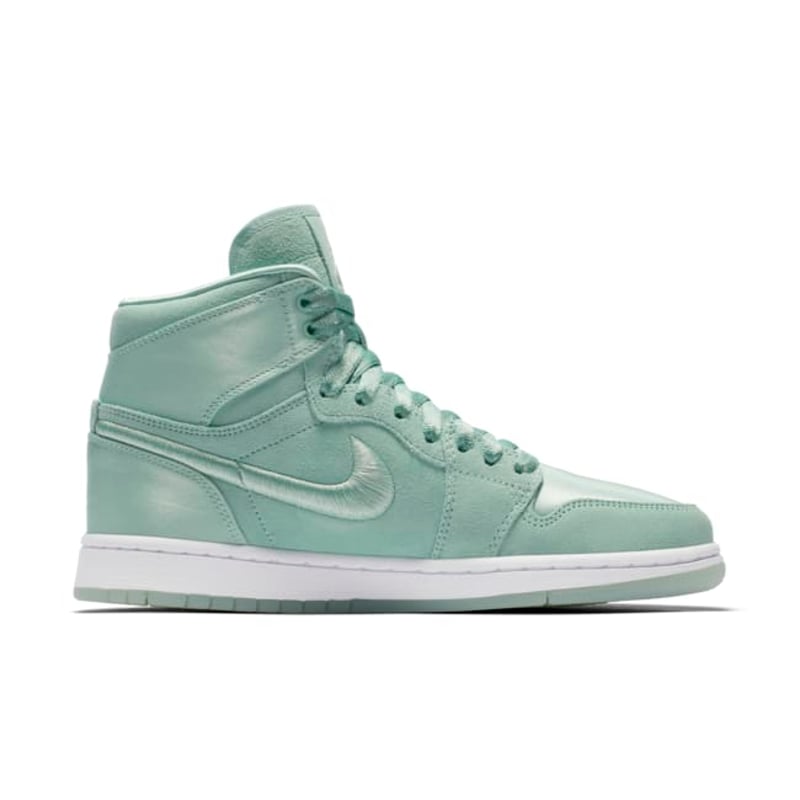 Jordan 1 Retro High AO1847-345 03