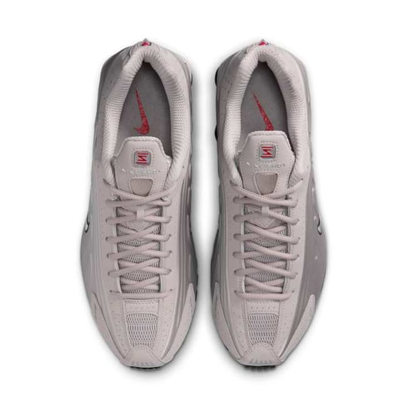Nike Shox R4 IH0265-009 04