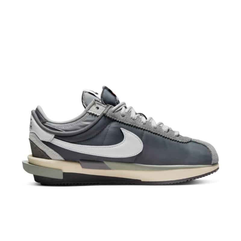 Nike Zoom Cortez x sacai DQ0581-001 03