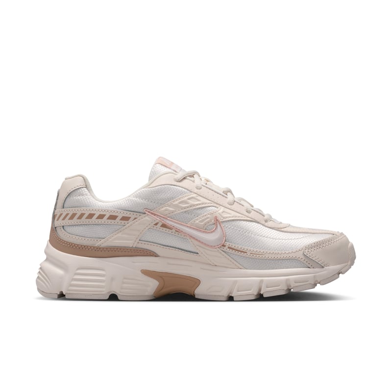 Nike Initiator Sneaker "Phantom & Shimmer" | Damen | Sportstyle | 03 | SPORTSHOWROOM