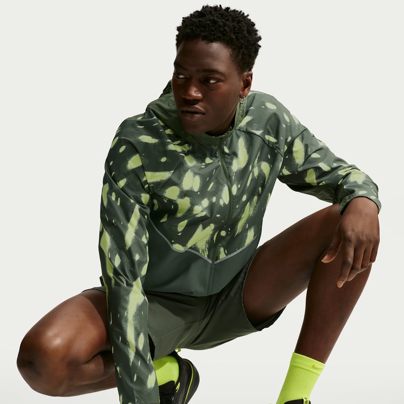 Chaqueta Nike Miler Repel UV Printed "Camo Green" | Hombre | Correr | 01 | SPORTSHOWROOM