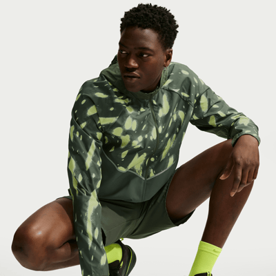 Nike Miler Repel UV Printed Jacke "Camo Green" | Herren | Laufen | 01 | SPORTSHOWROOM
