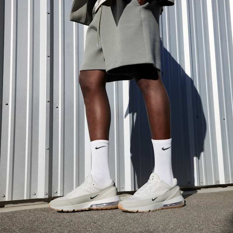 Nike Air Max Pulse SE FN6919-100 02