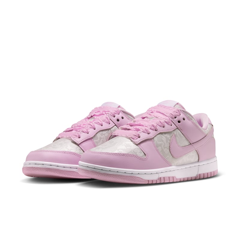 Zapatillas Nike Dunk Low SE "White & Pink Foam" | Mujer | Estilo deportivo | 05 | SPORTSHOWROOM