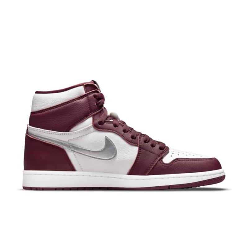 Jordan 1 Retro High OG 555088-611 03