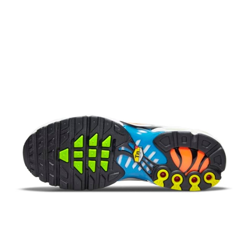 Nike Air Max Plus DQ4696-100 02