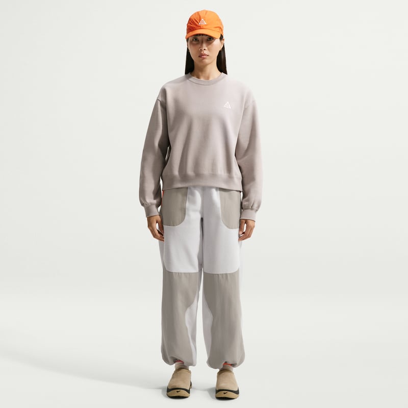 Nike ACG 'Tuff Fleece' Women's Therma-FIT Crew-Neck Sweatshirt "College Grey" | Kvinnor | | 04 | SPORTSHOWROOM