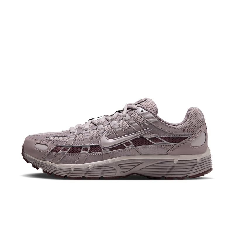 Sapatilhas Nike P-6000 "Light Violet Ore & Burgundy Crush" | Mulher | Estilo desportivo | 01 | SPORTSHOWROOM