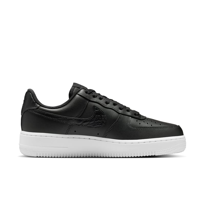 Zapatillas Nike Air Force 1 '07 SE "Black & White" | Mujer | Estilo deportivo | 02 | SPORTSHOWROOM