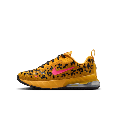 Nike Air Max Phoenix x LEGO runners "University Gold" | Kids | Sportstyle | 01 | SPORTSHOWROOM