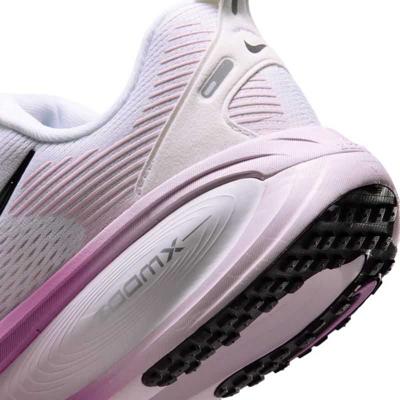 Nike Vomero 18 runners "White & Bleached Lilac" | Women | Running | 07 | SPORTSHOWROOM