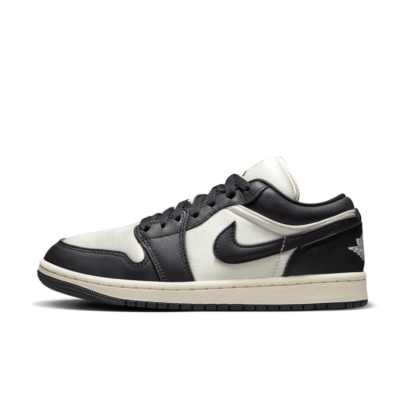 Jordan 1 Low SE FB9893-101 01