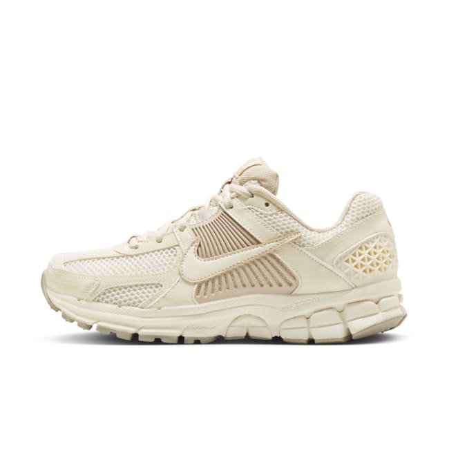 Nike Zoom Vomero 5 Sneaker "Sail & Light Orewood Brown" | Damen | Sportstyle | 01 | SPORTSHOWROOM