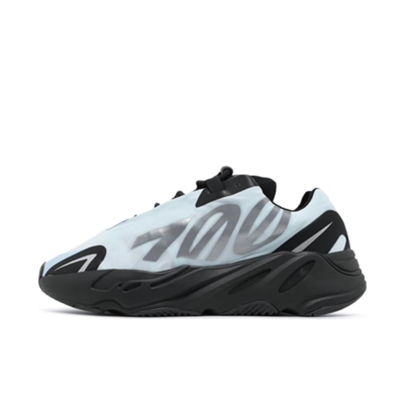 Yeezy Boost 700 MNVN GZ0711 01