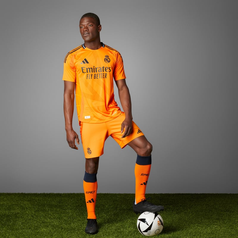 adidas Real Madrid 2024/25 Away Authentic IZ1642 02