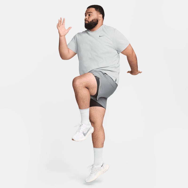 Majica Nike Miler Dri-FIT "Grey Fog & Particle Grey" | Moški | Tek | 11 | SPORTSHOWROOM