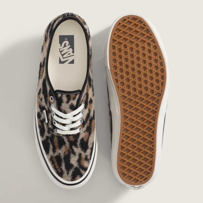 Vans Premium Authentic VN000EBNYS8 03