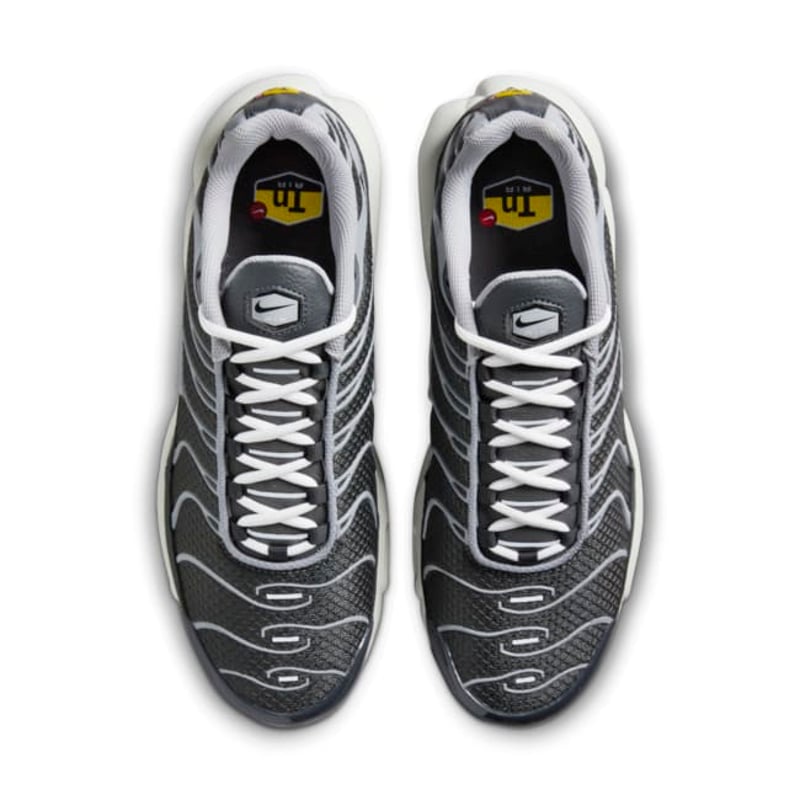 Nike Air Max Plus SE DZ2655-001 04