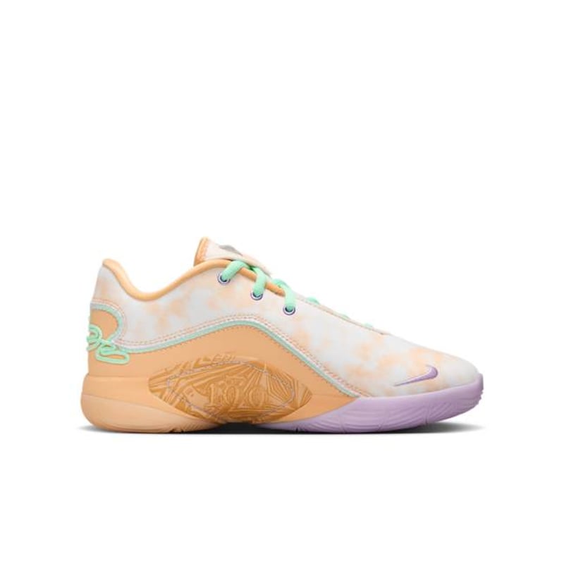Nike LeBron 22 x Monopoly HV8615-200 03