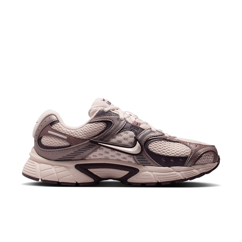 Nike V5 RNR SE trainers "Silt Red & Tattoo" | Women | SportStyle | 03 | SPORTSHOWROOM
