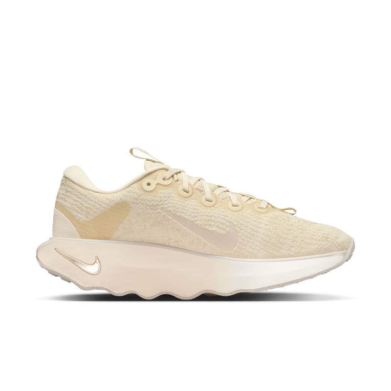 Nike Motiva SE sko "Light Khaki" | Dame | | 03 | SPORTSHOWROOM