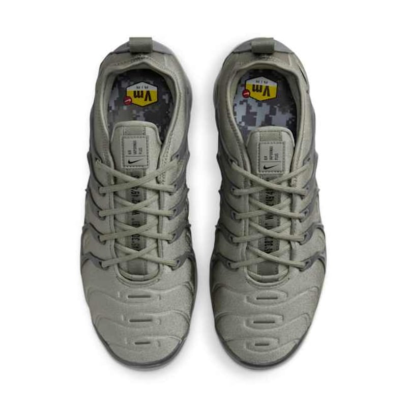 Nike Air Max VaporMax Plus AT5681-001 04