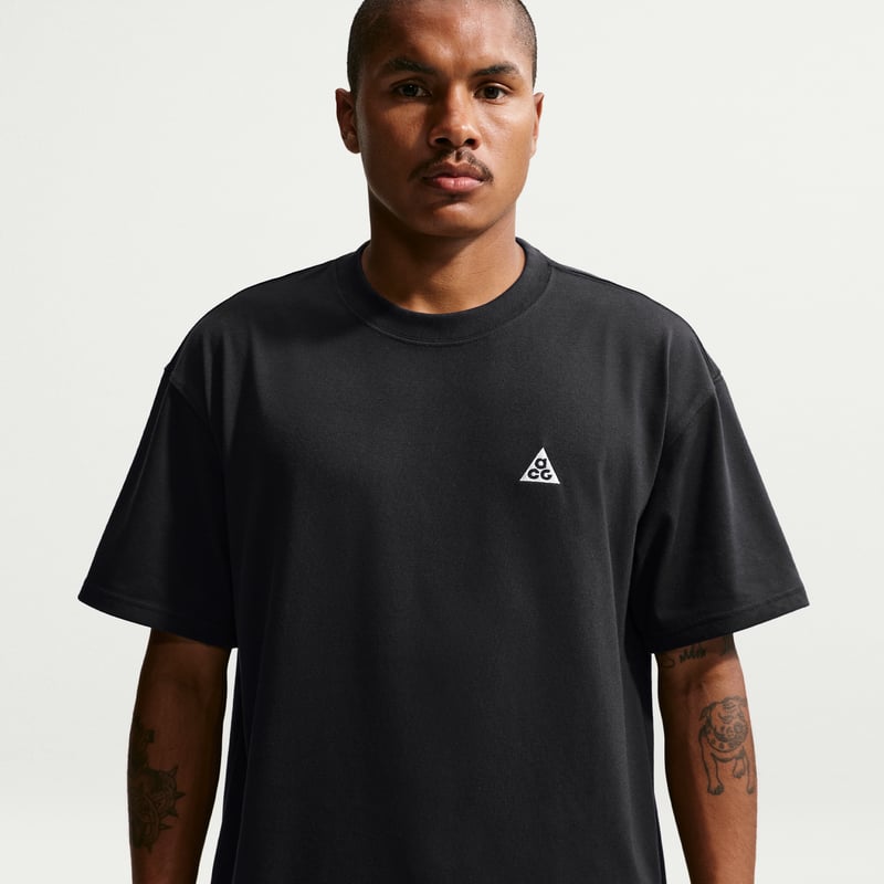 Nike ACG Short-Sleeve DC5356-010 01