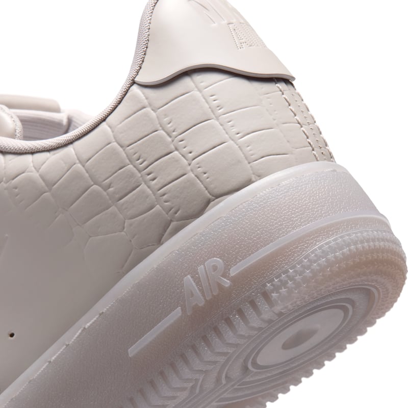 Zapatillas Nike Air Force 1 "Made in Italy" | Mujer | Estilo deportivo | 07 | SPORTSHOWROOM