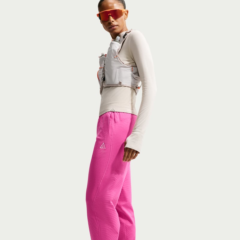 Nike ACG "Wolf Grid" Therma-FIT Pants "Desert Pink & Light Crimson" | Women | Hiking | 04 | SPORTSHOWROOM