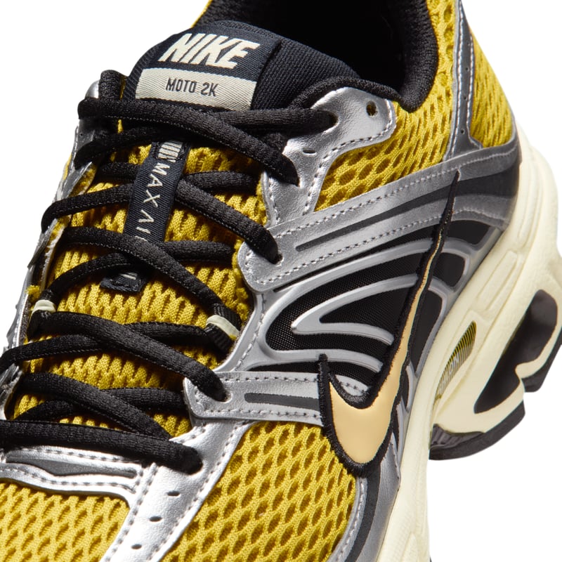 Sneakers Nike Air Max Moto 2K "Saffron Quartz & Alabaster" | Donna | Sportstyle | 07 | SPORTSHOWROOM
