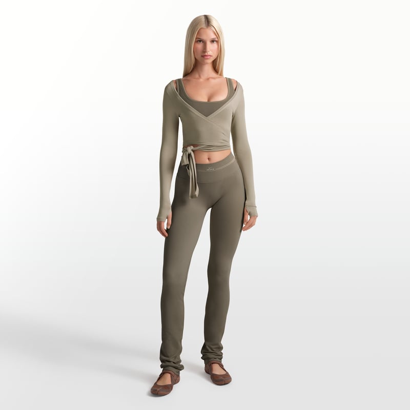NikeSKIMS Ribbed Seamless IU8303-279 01