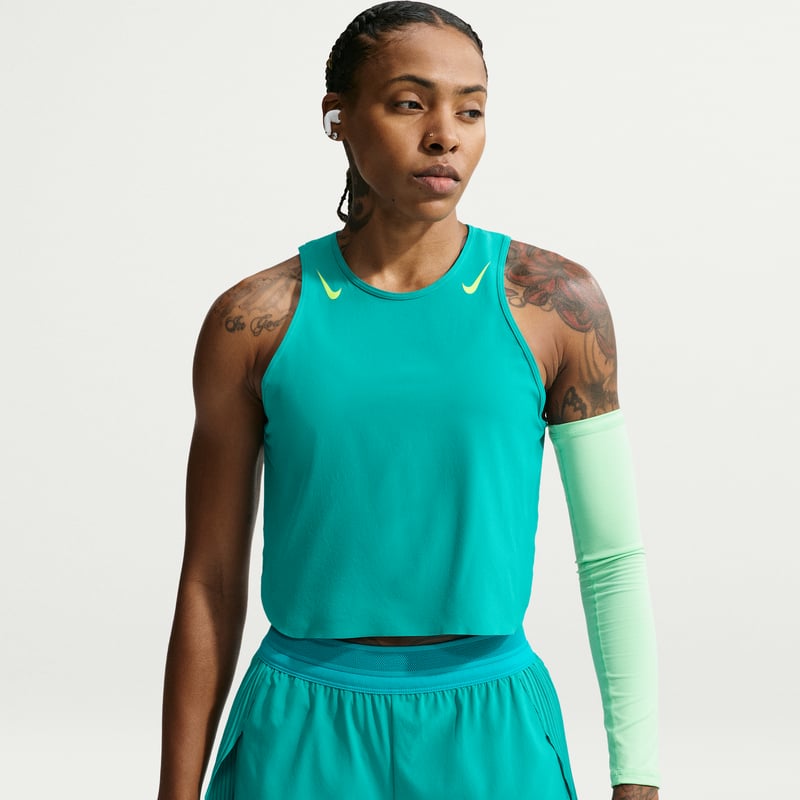Nike AeroSwift Dri-FIT ADV Cropped Tanktop "Energy & Lemon Venom" | Dames | Hardlopen | 01 | SPORTSHOWROOM