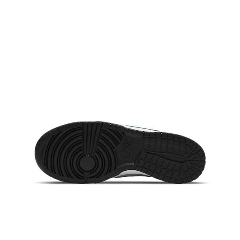 Nike Dunk Low CW1590-003 02